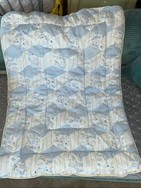 Light blue & white baby quilt/comforter-36” x 28”